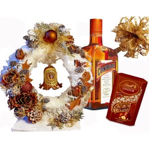 Оригинална Коледна аранжировка с вино и бонбони