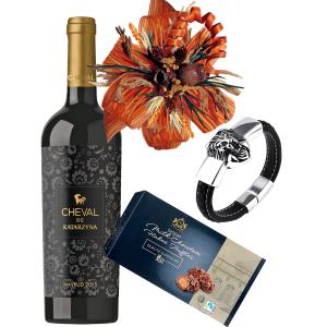 Мъжка кожена гривна с лъв, вино и бонбони