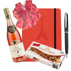 Луксозен подарък - тефтер Pierre Cardin, вино и бонбони 