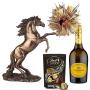 Статуетка Жребец на Veronese, вино и бонбони