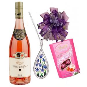 Сребърно колие със сини цветя, вино и бонбони