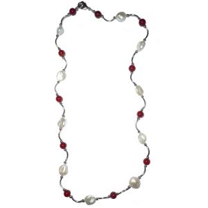 Колие от асиметрични перли и карнеол