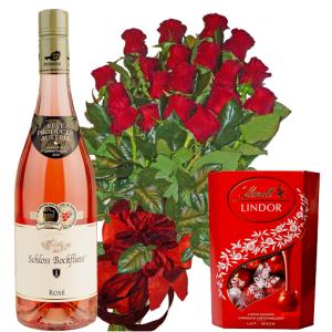 Romantic gift - Bouquet of roses, rosé and candies
