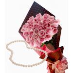 Красива в розово # 6 - Букет от рози и Перлена огърлица с бели перли.