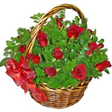 Кошница с червени рози - Фантазия