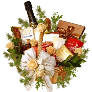 Елегантна кошница с бонбони Lindt и вино – прекрасен сватбен подарък Елегантна кошница с бонбони Lindt и вино – прекрасен сватбен подарък
